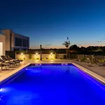 Dona Zadarvillas * نين