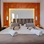 Dona Zadarvillas فيلة