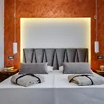 فيلة Dona Zadarvillas