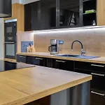 Dona Zadarvillas نين