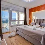 فيلة Dona Zadarvillas