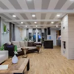Dona Zadarvillas فيلة *