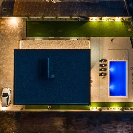 Dona Zadarvillas Вилла Нин