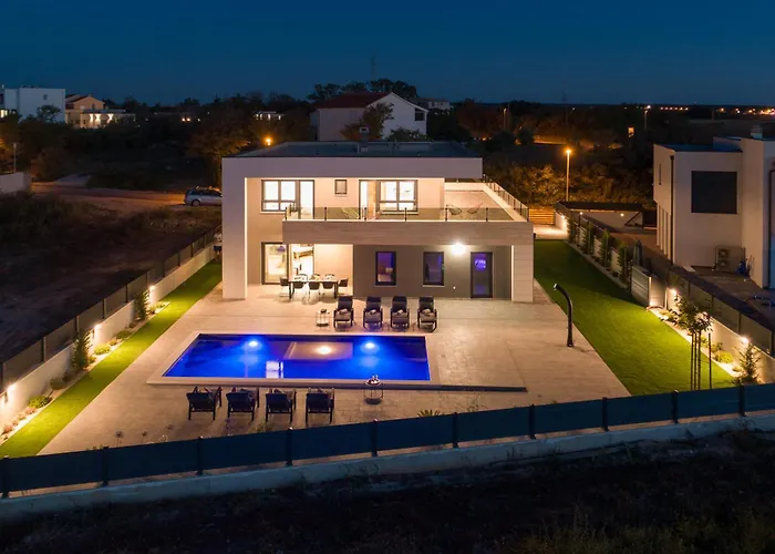 Dona Zadarvillas Нин