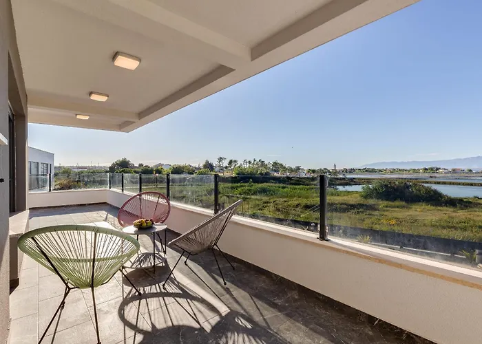 Dona Zadarvillas Вилла