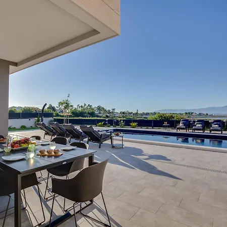 Dona Zadarvillas Nin