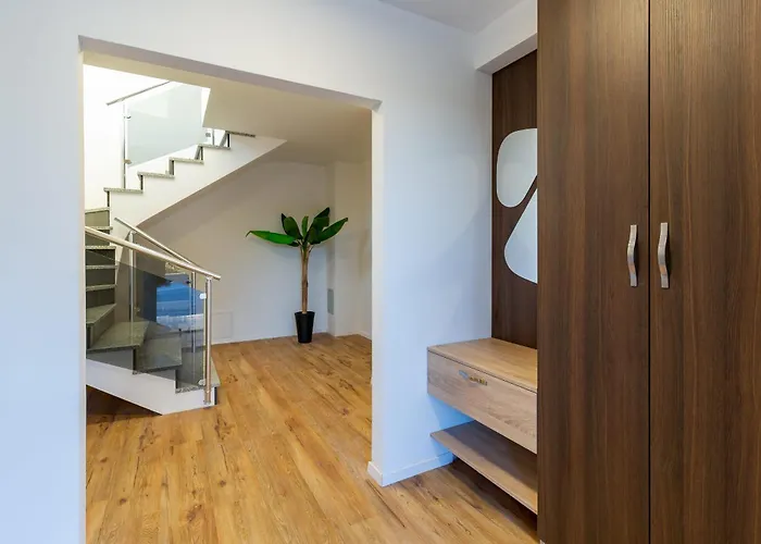 Dona Zadarvillas *