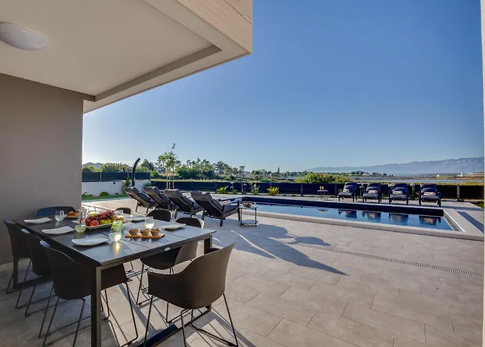 Dona Zadarvillas Nin